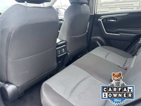 Used 2025 Toyota RAV4 XLE AWD/4WD image 18