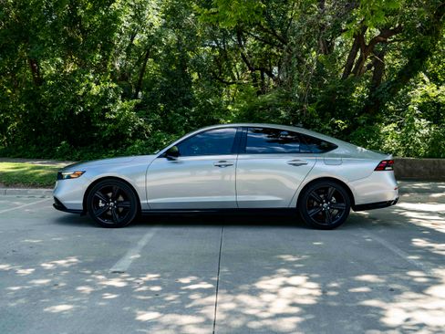 Used 2025 Honda Accord Sport image 6
