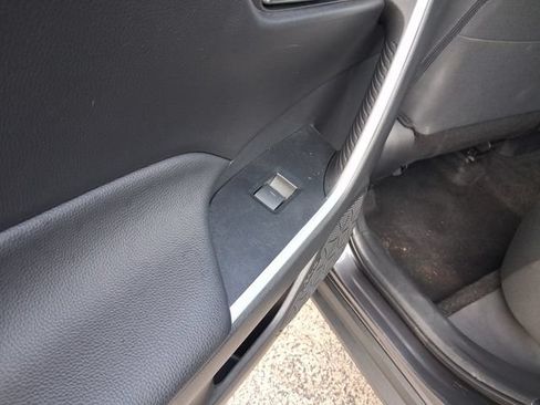 Used 2024 Toyota RAV4 XLE w/ Convenience Package FWD image 10