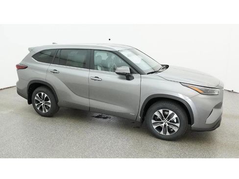 New 2026 Toyota Highlander XLE image 12