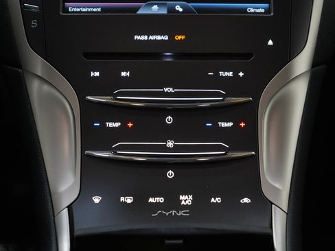 Used 2016 Lincoln MKZ AWD image 17