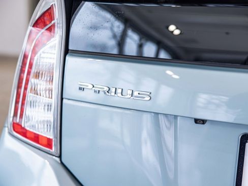 Used 2015 Toyota Prius Three image 15