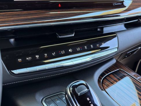 Certified 2024 Cadillac Escalade Premium Luxury w/ LPO, Floor Liner Package AWD/4WD image 16