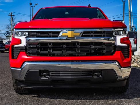 Used 2024 Chevrolet Silverado 1500 LT AWD/4WD image 2