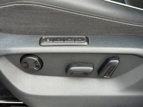 Used 2022 Volkswagen Tiguan SEL R-Line image 14