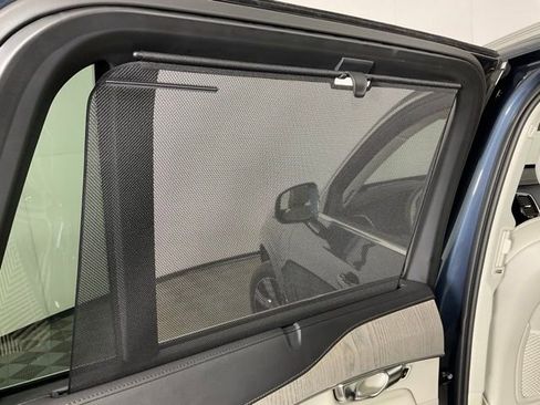 Certified 2024 Volvo XC90 T8 Ultimate w/ Protection Package Premier image 34