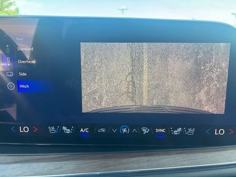 Used 2026 Chevrolet Suburban High Country AWD/4WD image 39