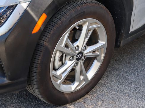 Used 2023 Hyundai Kona SEL image 2