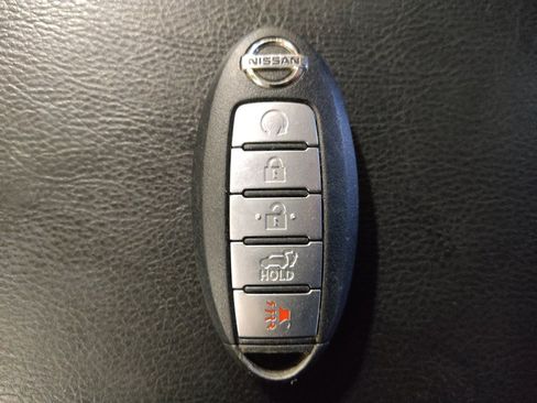 Used 2018 Nissan Pathfinder SL w/ SL Premium Package AWD/4WD image 32