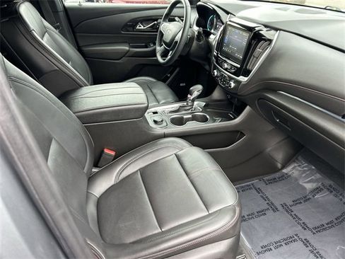 Used 2023 Chevrolet Traverse RS image 12