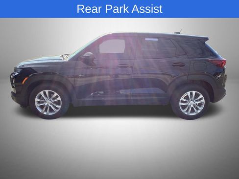 Used 2022 Chevrolet TrailBlazer LS FWD image 2