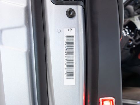 Used 2021 Bentley Bentayga Speed AWD/4WD image 17