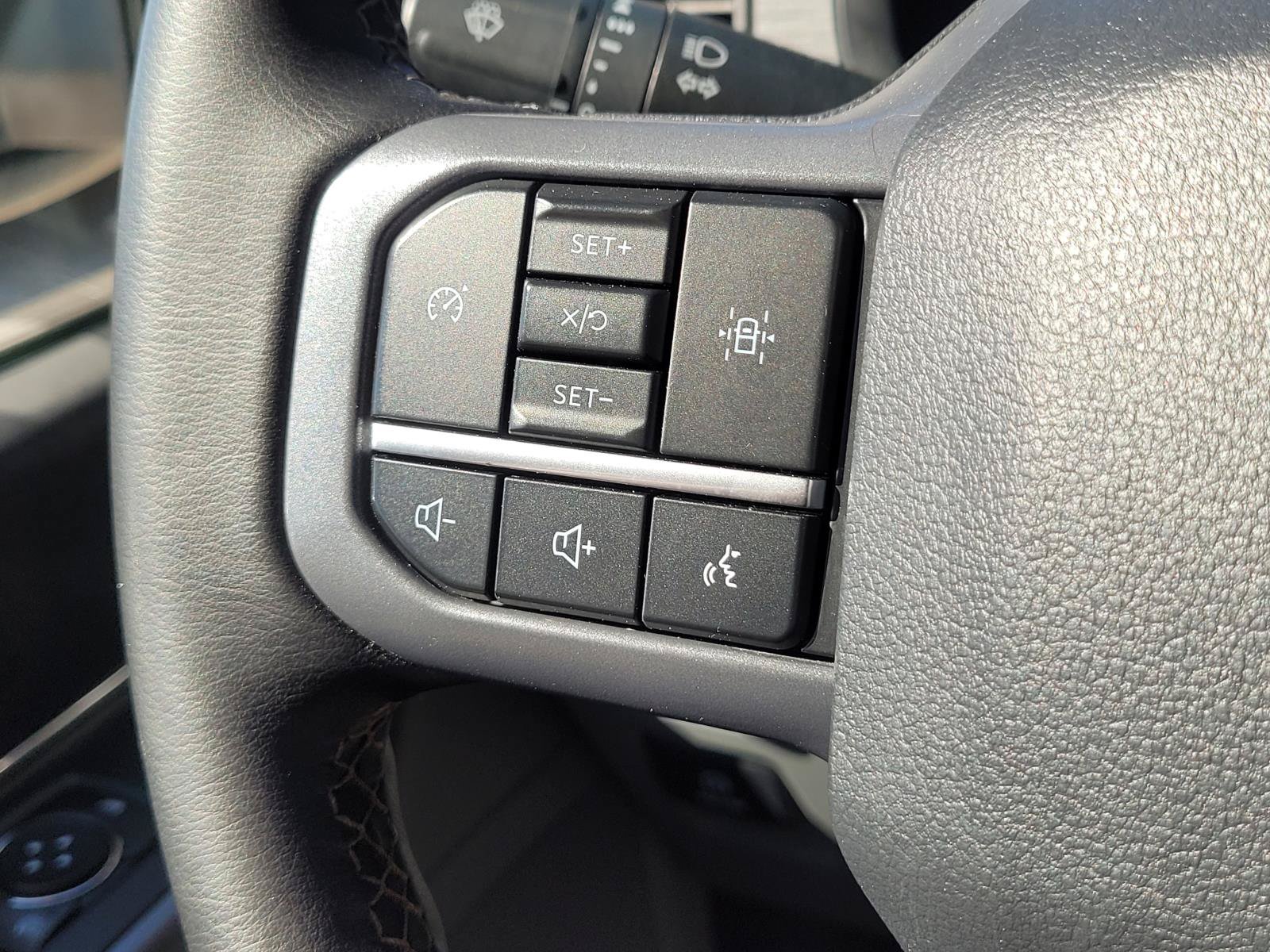 Used 2025 Ford F150 XLT RWD image 9