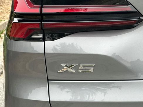 Used 2025 BMW X5 xDrive50e image 34