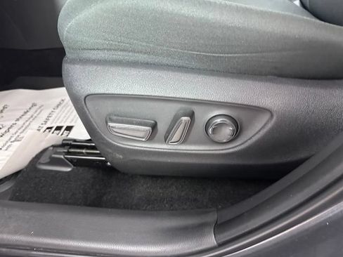 Used 2024 Toyota RAV4 XLE AWD/4WD image 18