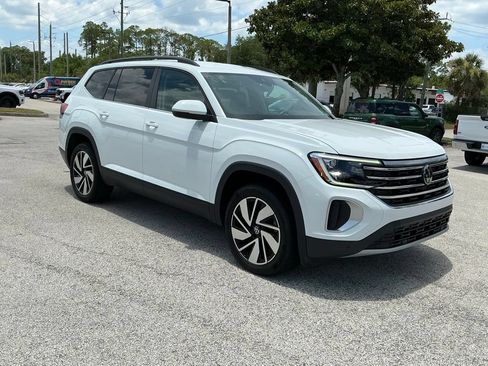 Used 2024 Volkswagen Atlas SE FWD image 16
