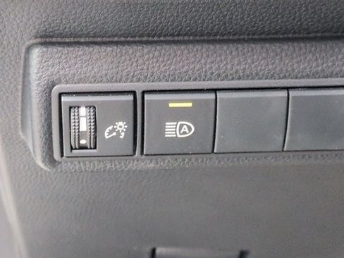 Used 2026 Toyota Corolla SE FWD image 17