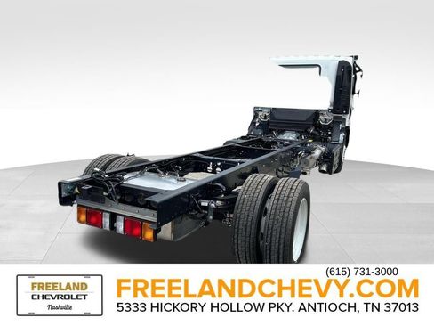 Used 2024 Chevrolet Low Cab Forward 5500HD RWD image 5