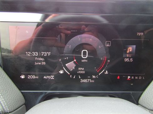 Used 2025 GMC Yukon Denali AWD/4WD image 29