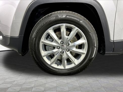 Used 2015 Jeep Cherokee Limited w/ Luxury Group AWD/4WD image 33