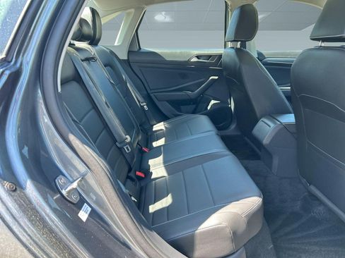 Used 2024 Volkswagen Jetta SE FWD image 30