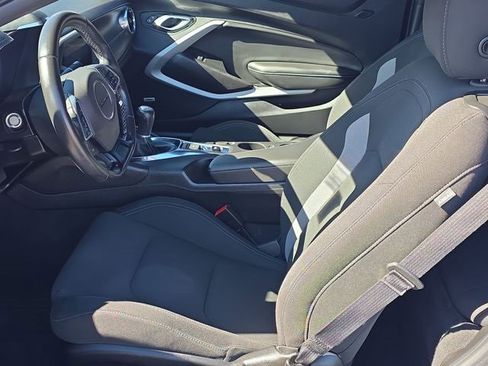 Used 2020 Chevrolet Camaro LT w/ Technology Package image 12