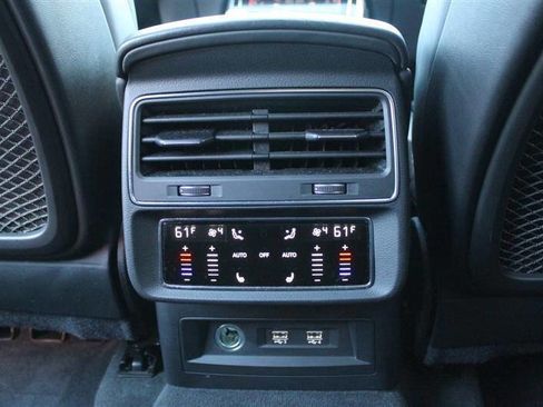 Used 2020 Audi Q8 Prestige w/ Prestige Package image 31