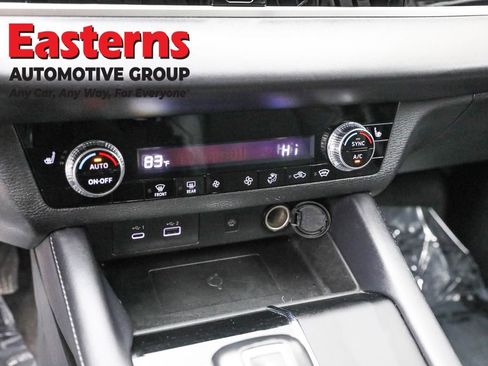 Used 2024 Mitsubishi Outlander SE image 19