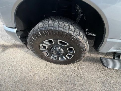 Used 2024 Ford F250 Platinum image 10