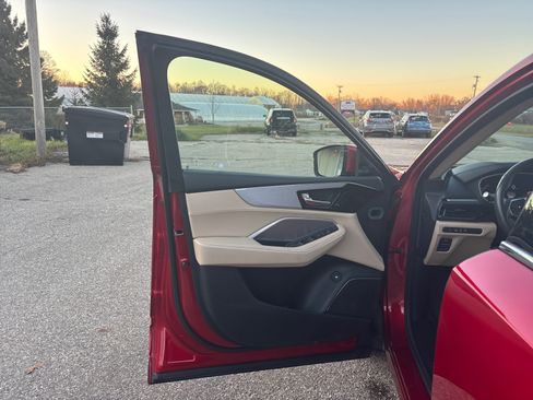 Used 2024 Acura MDX SH-AWD w/ Technology Package image 23