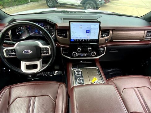 Used 2024 Ford Expedition Max Limited image 16