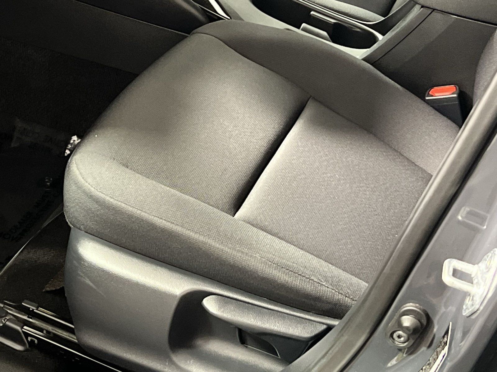 Used 2025 Toyota Corolla LE FWD image 14