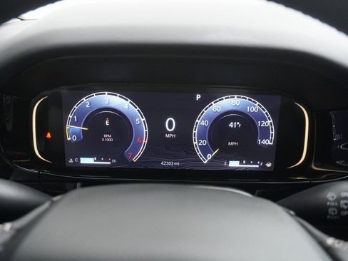 Used 2023 Jeep Wagoneer 4WD w/ Premium Group I image 12