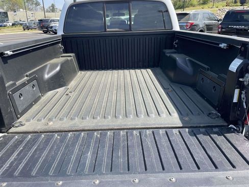 Used 2017 Toyota Tacoma SR5 w/ Tow Package image 25