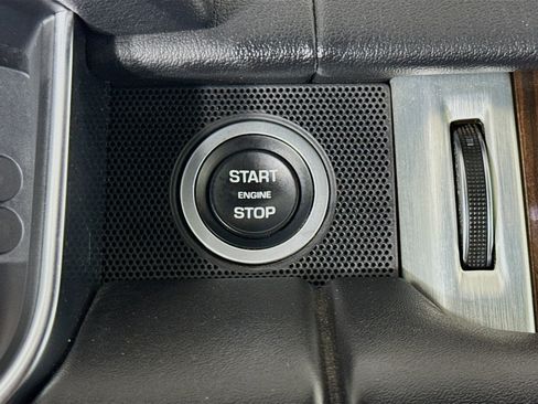 Used 2017 Land Rover Range Rover Supercharged AWD/4WD image 19
