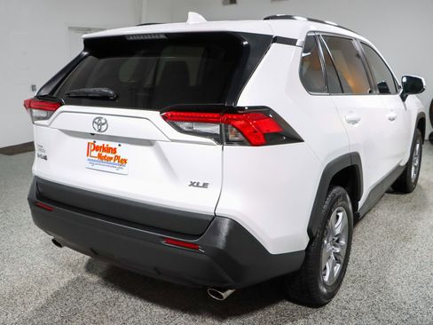 Used 2022 Toyota RAV4 XLE FWD image 7