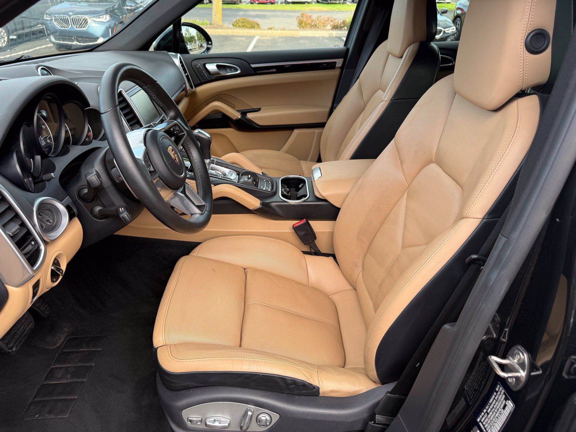 Used 2015 Porsche Cayenne Diesel AWD/4WD image 25