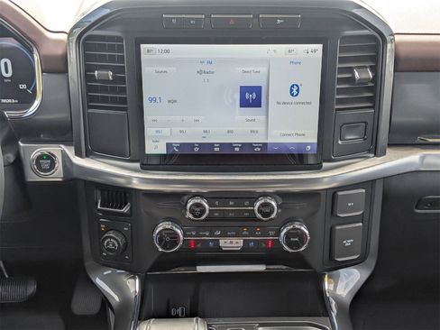 Used 2022 Ford F150 Lariat image 19