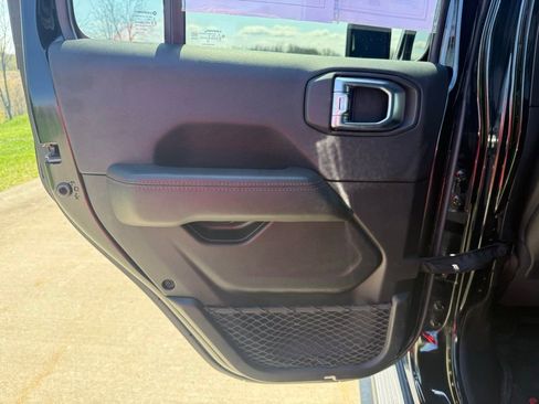 Used 2021 Jeep Wrangler Unlimited Rubicon AWD/4WD image 12