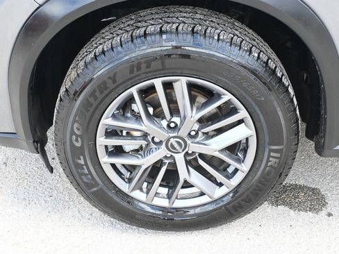 Used 2024 Nissan Rogue S AWD/4WD image 7