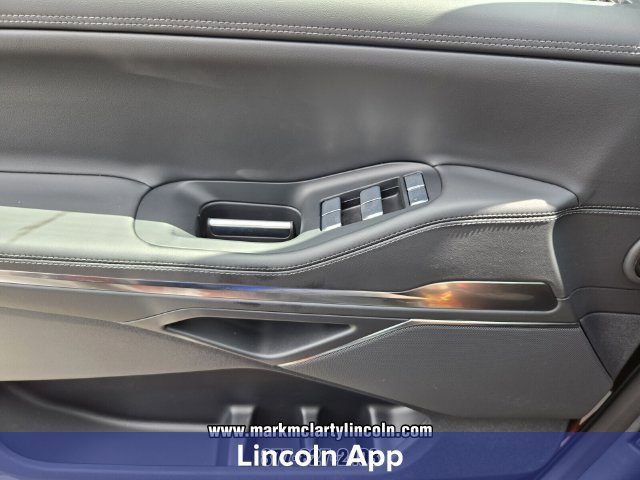New 2027 Lincoln Navigator Premiere AWD/4WD image 25