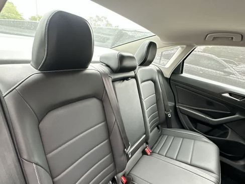 Used 2022 Volkswagen Jetta SE FWD image 26