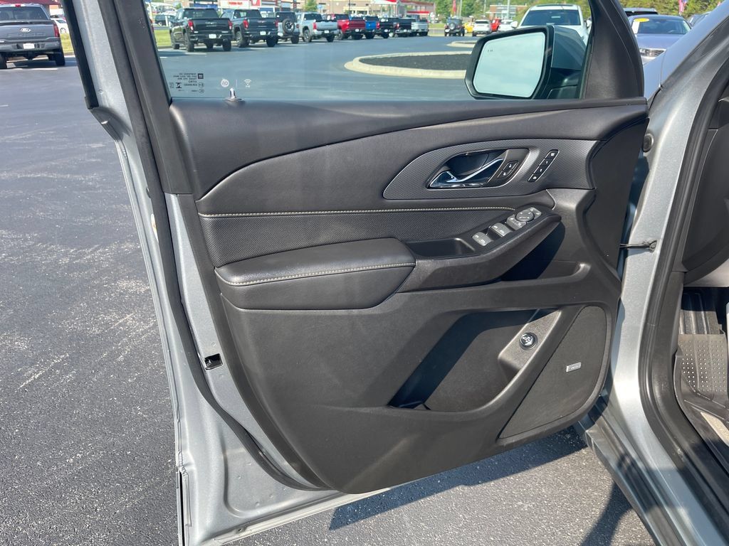 Used 2023 Chevrolet Traverse Premier w/ LPO, Floor Liner Package FWD image 12
