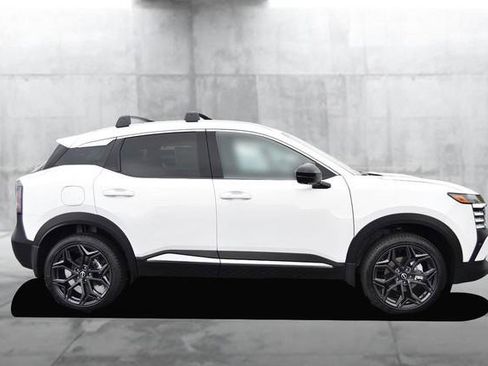 New 2026 Nissan Kicks SR w/ SR Premium Package image 5