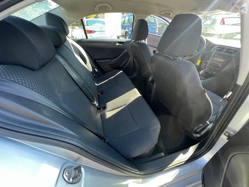 Used 2014 Volkswagen Jetta S image 9