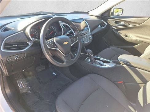 Used 2024 Chevrolet Malibu LT image 9