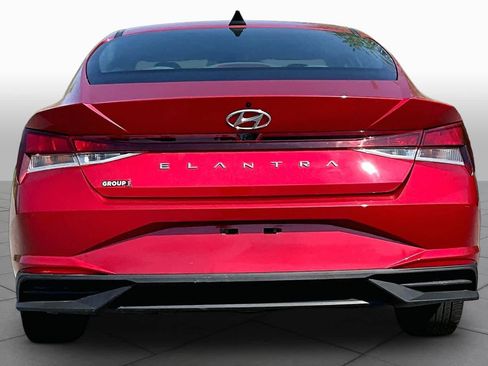 Used 2022 Hyundai Elantra SEL FWD image 8