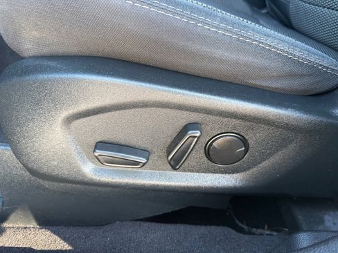 Used 2019 Ford Explorer XLT w/ Equipment Group 201A image 21