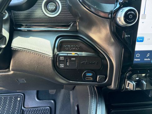 Used 2022 RAM 3500 Limited AWD/4WD image 21