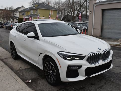 Used 2021 BMW X6 sDrive40i w/ M Sport Package image 4